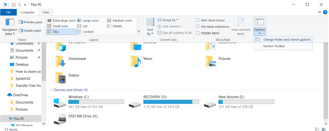 Abra el Explorador de archivos y luego haga clic en Ver y seleccione Opciones