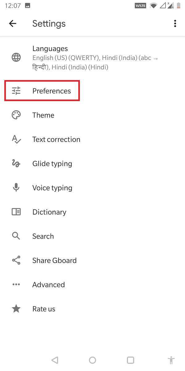 Seleccione la aplicación Gboard y toque 'Preferencias'. 