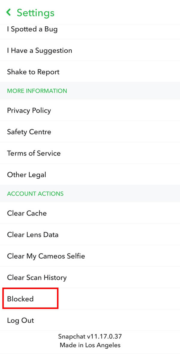 Desplácese hacia abajo hasta Acciones de la cuenta y toque la opción Bloqueado.  |  ¿Cómo anular la adición de personas en Snapchat?