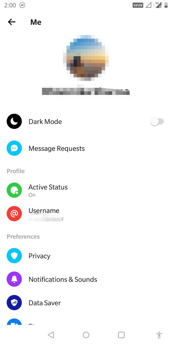 Abre Facebook messenger y toca tu foto de perfil para abrir el menú de configuración.