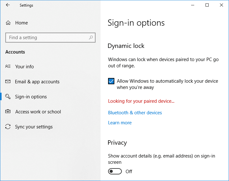 Desplácese hasta Bloqueo dinámico y luego marque Permitir que Windows detecte cuando no está y bloquee automáticamente el dispositivo