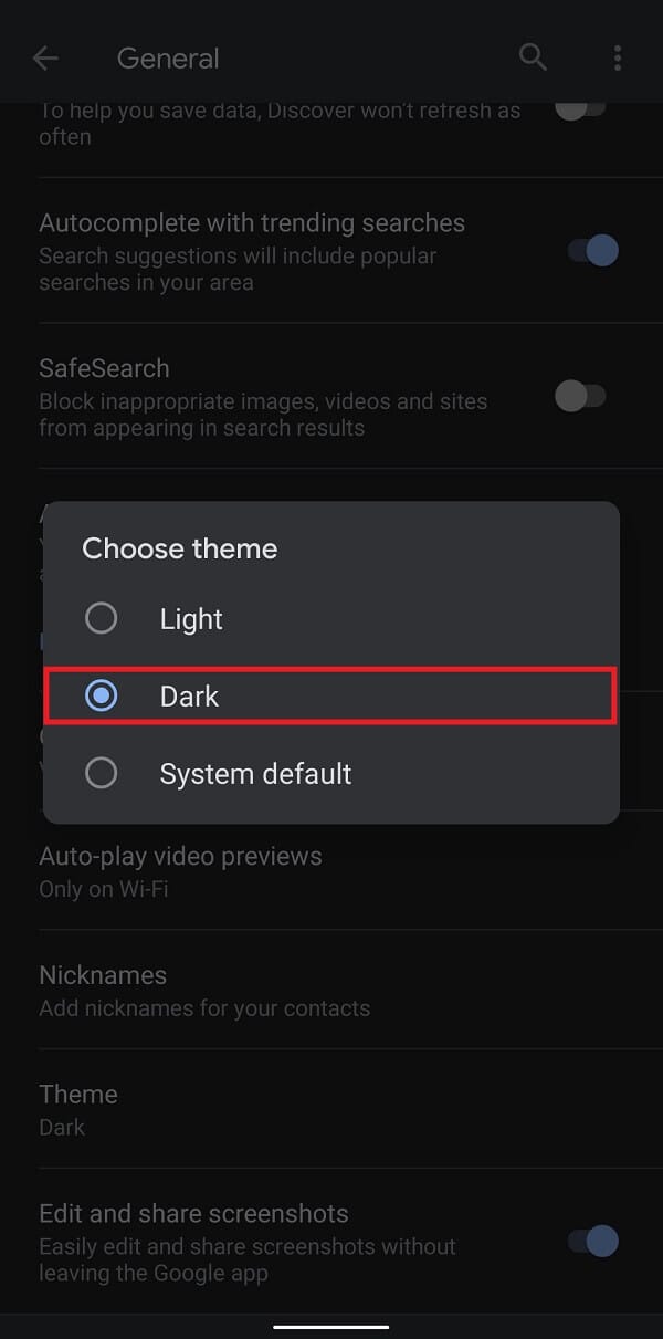 Seleccione la opción titulada 'Oscuro' para habilitar el modo oscuro en el asistente de Google
