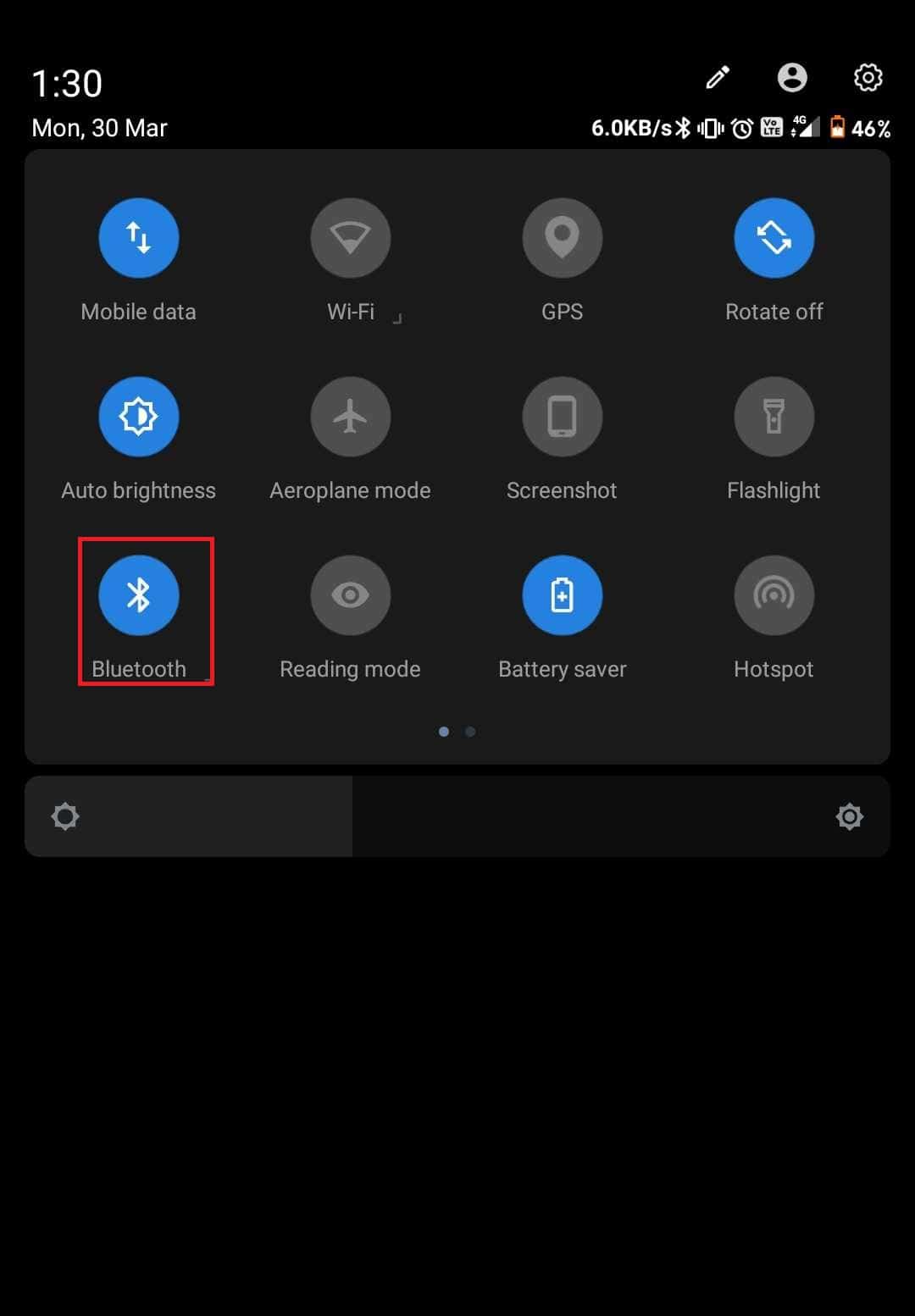 Encienda el Bluetooth de su teléfono