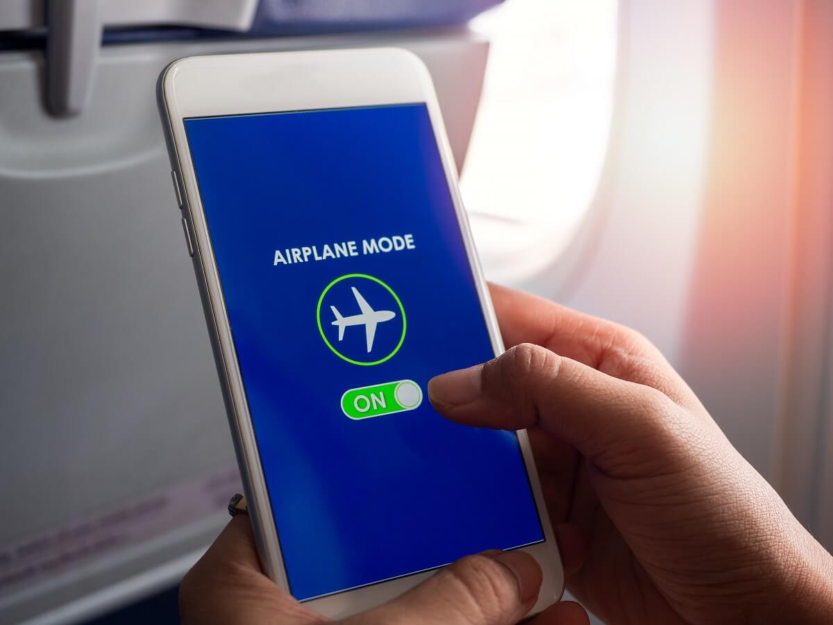 apague o ponga su teléfono en modo avión mientras se carga
