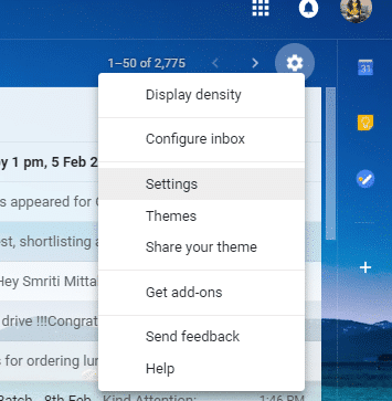 Haga clic en el icono de engranaje de la ventana de Gmail y seleccione Configuración